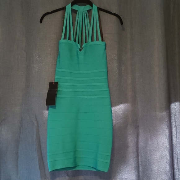 Green bebe dress - Picture 3 of 7